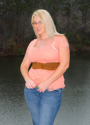 18 year old Bailey Brookes loosing nice natural tits and pink cunt free